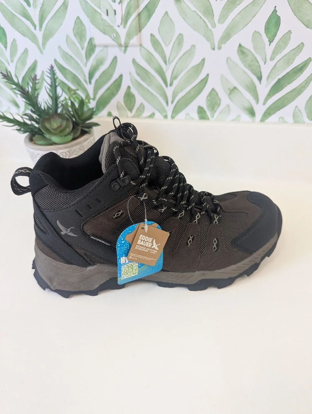 Eddie Bauer men's Hiking Boots 9 Brown Active Rugged